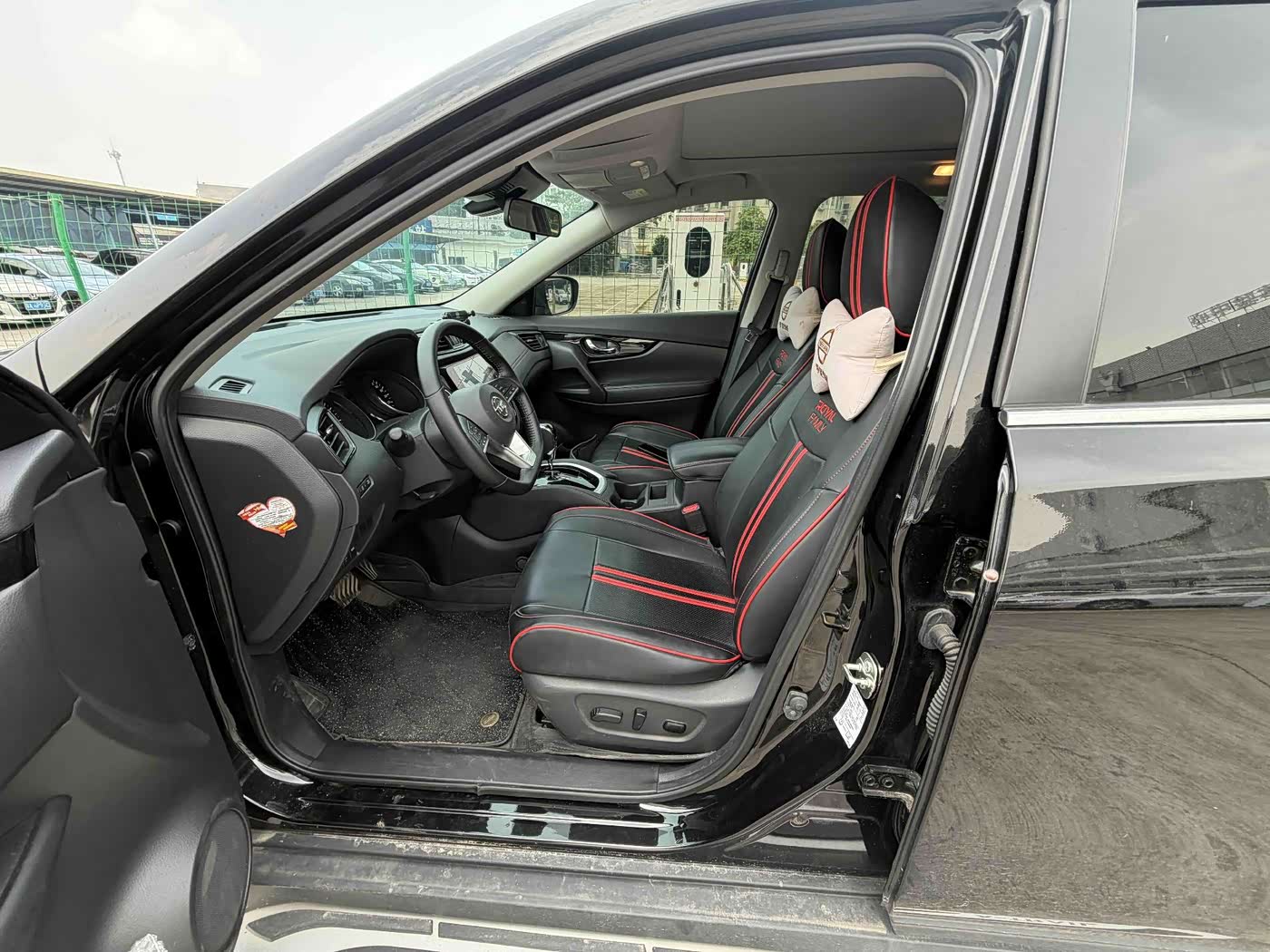 Nissan X-Trail 2.0 л 2024 г. Чёрный, пробег 22000 км