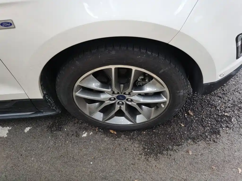 Ford Edge — миниатюра 24