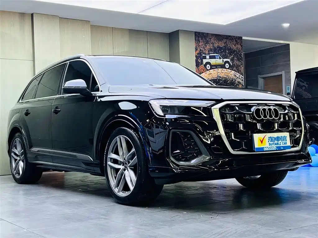 Audi Q7 2024 45 TFSI quattro S line Sport