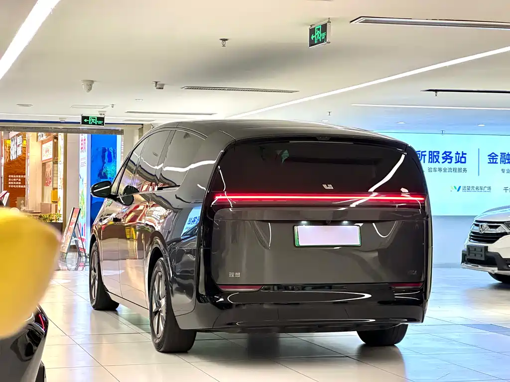 Li Auto MEGA 2024 Ultra