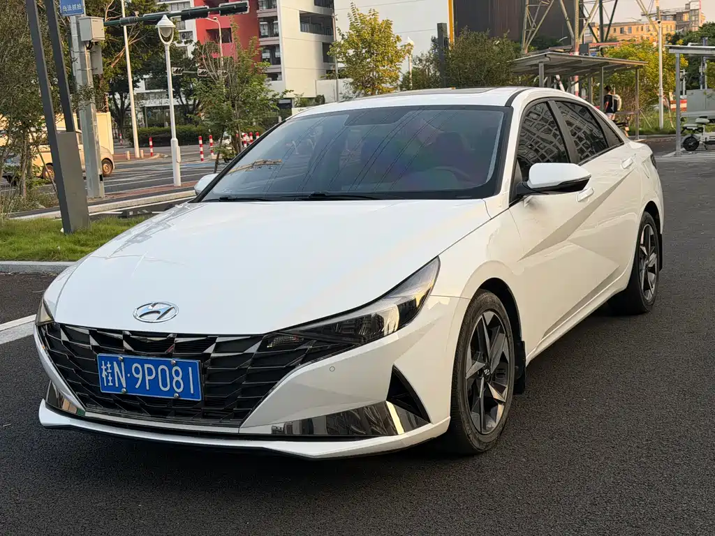Hyundai Elantra