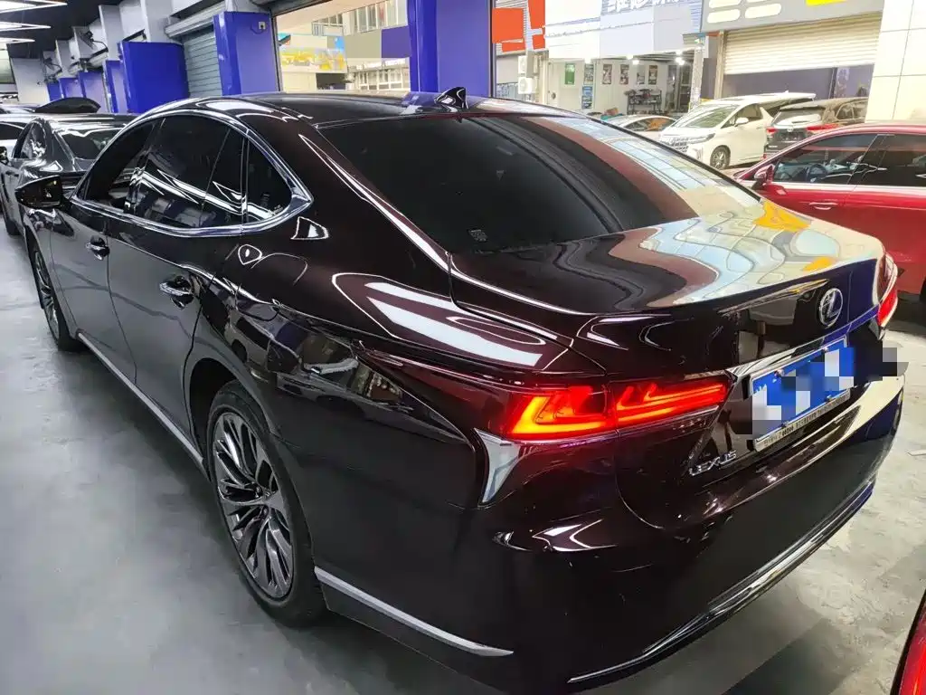 Lexus LS — миниатюра 3