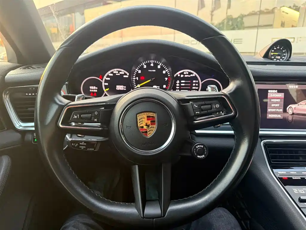 PORSCHE PANAMERA NEW ENERGY