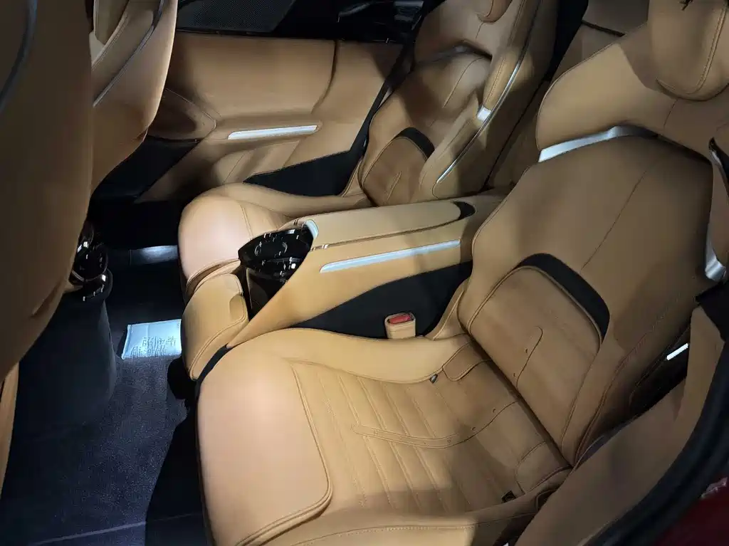 Ferrari Purosangue 2023 6.5L V12