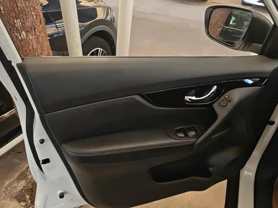 Nissan X-Trail — миниатюра 7