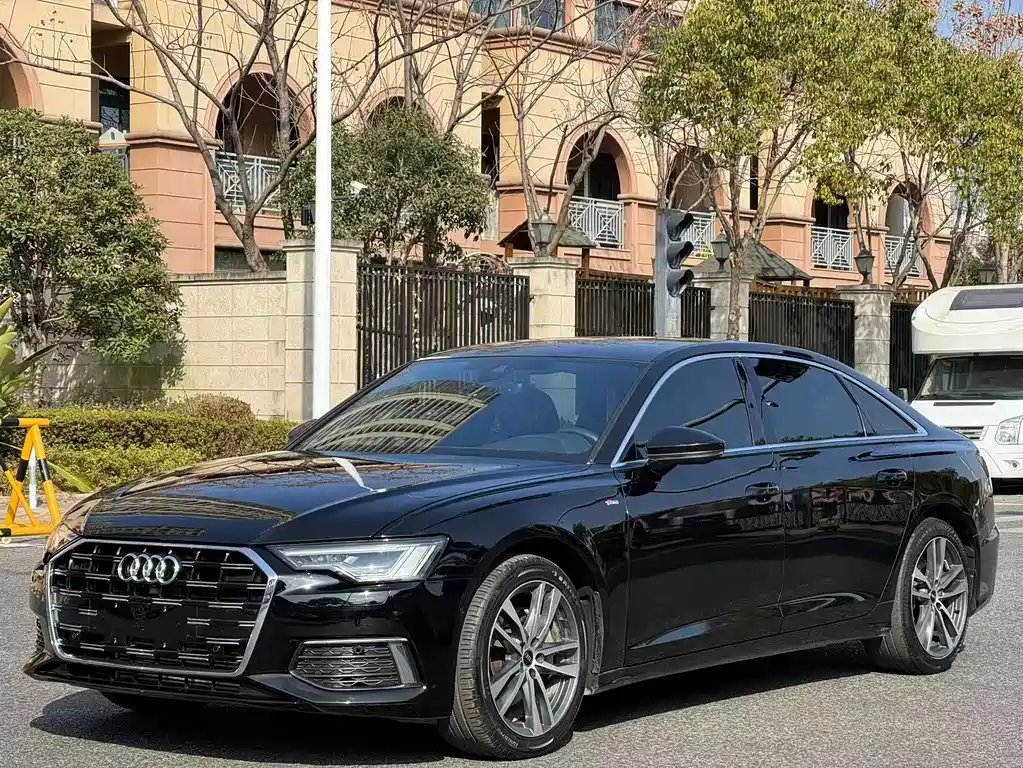 Audi A6L 2022