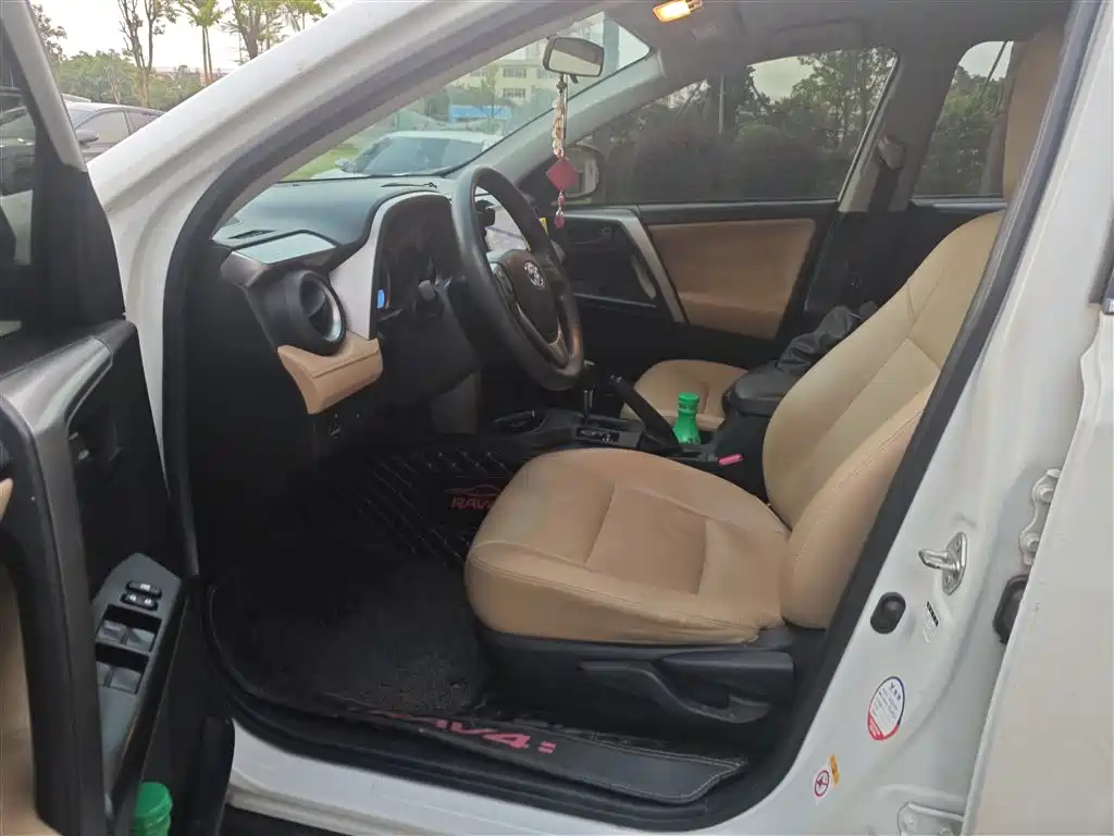 Toyota RAV4 2016 2.0L CVT V