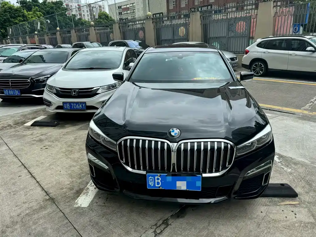 BMW 7 Series — миниатюра 2