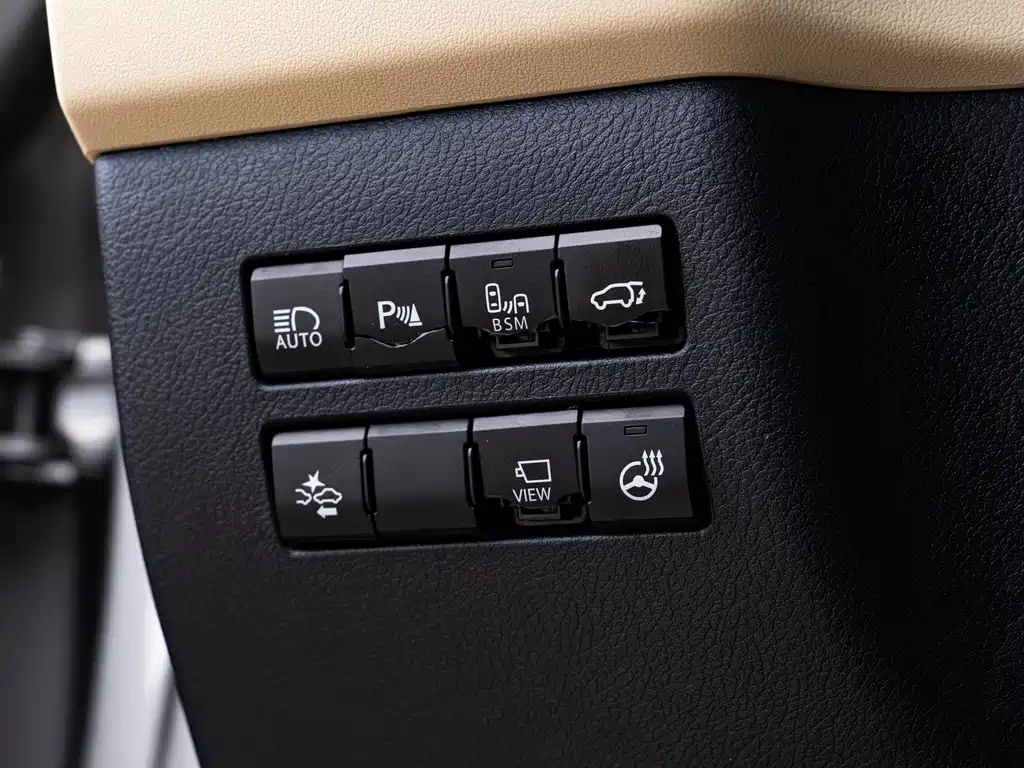 Lexus NX — миниатюра 20