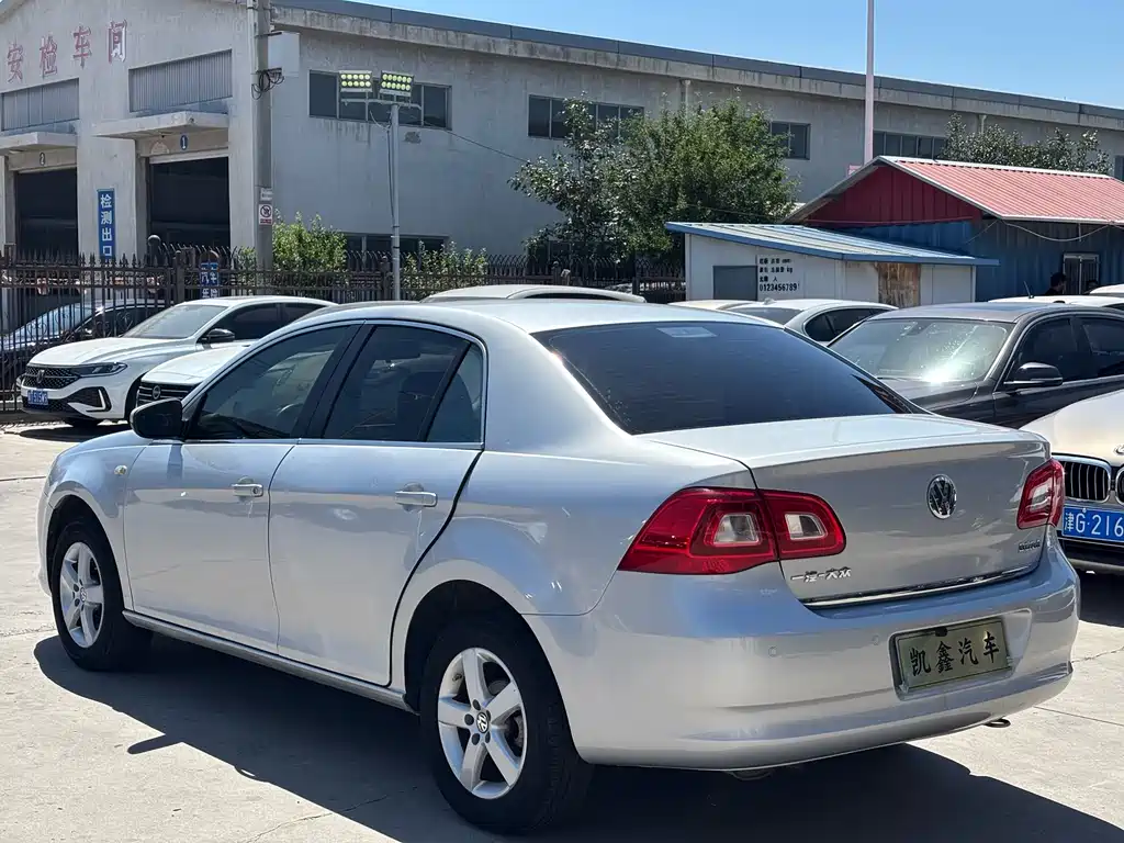 Volkswagen Bora 2011 1.6L AT Comfort