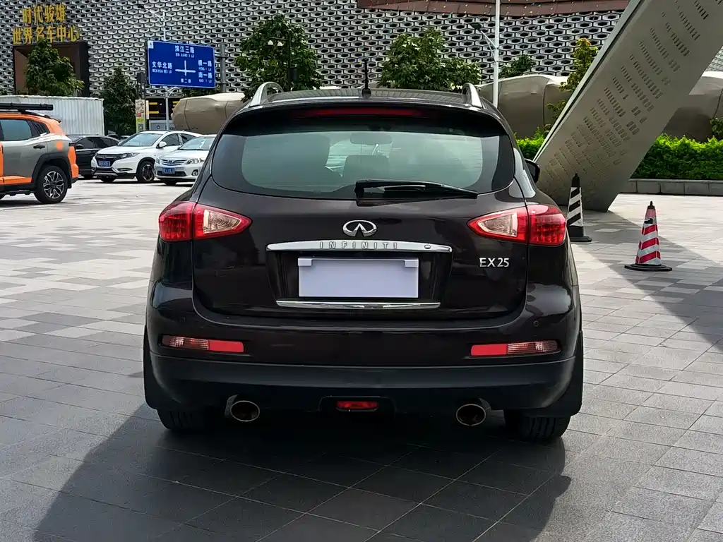 Infiniti EX — миниатюра 3