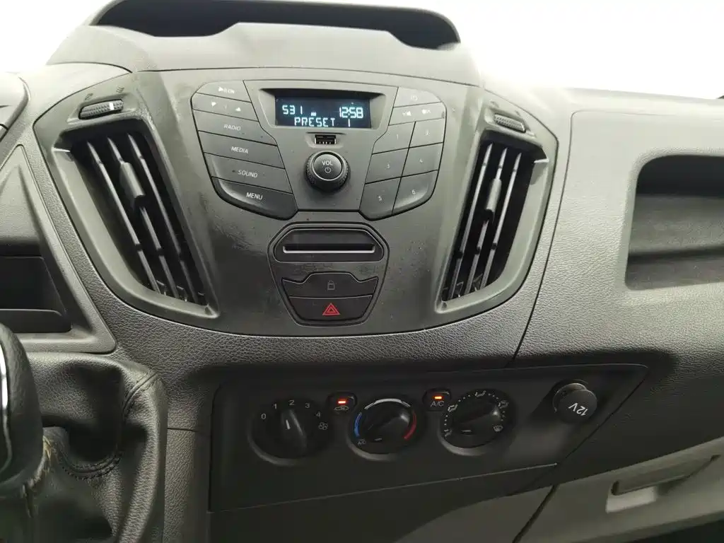 Ford Transit — миниатюра 9