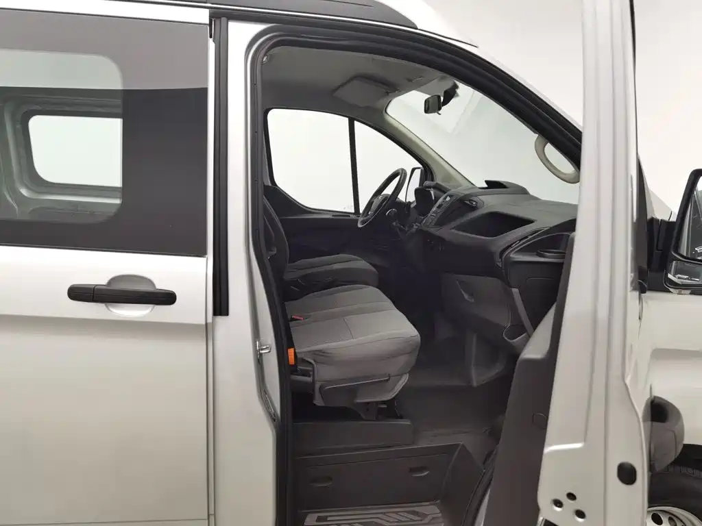 Ford Transit — миниатюра 6