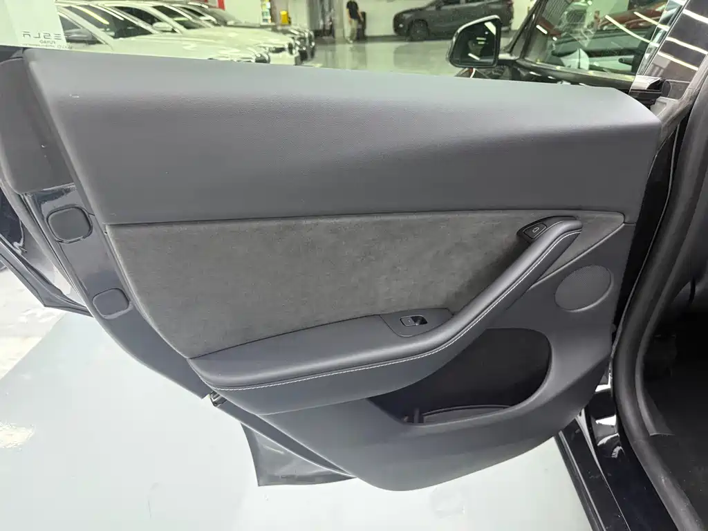 Tesla Model Y — фотографии объявления, Фото 16