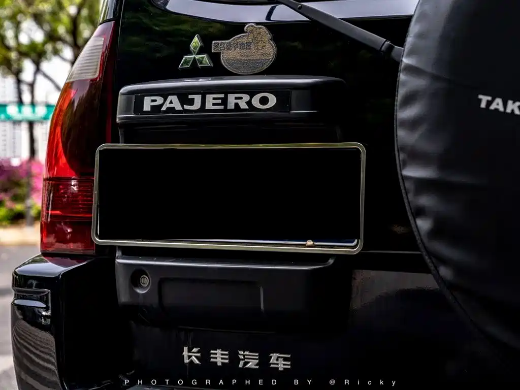 Mitsubishi Pajero — миниатюра 14