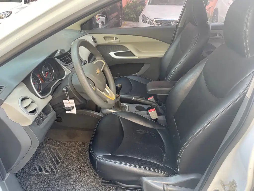 Chevrolet Sail 2015 3 1.3L MT