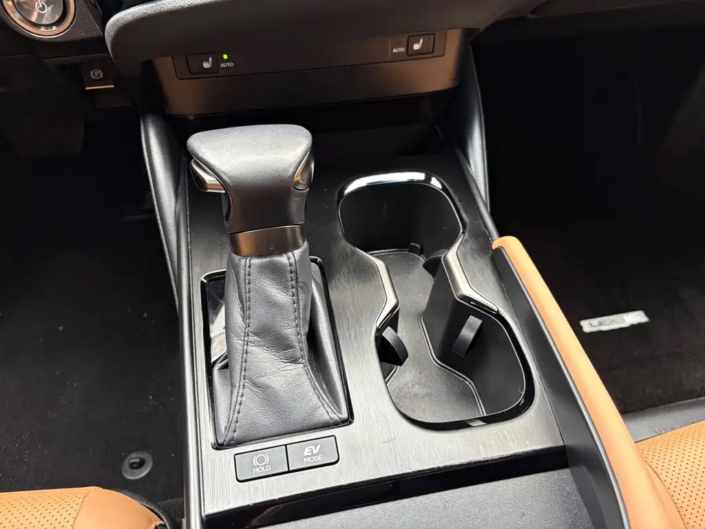 Lexus ES 2022 300h