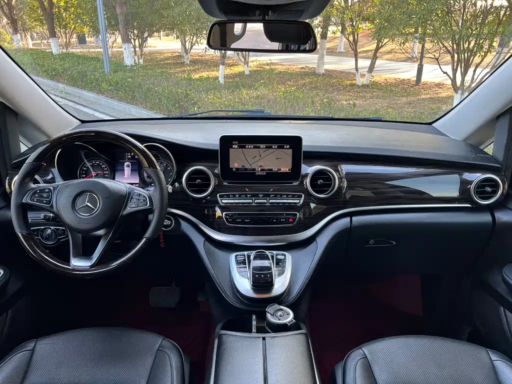 Mercedes-Benz V-Class V 2018 V 260 VI