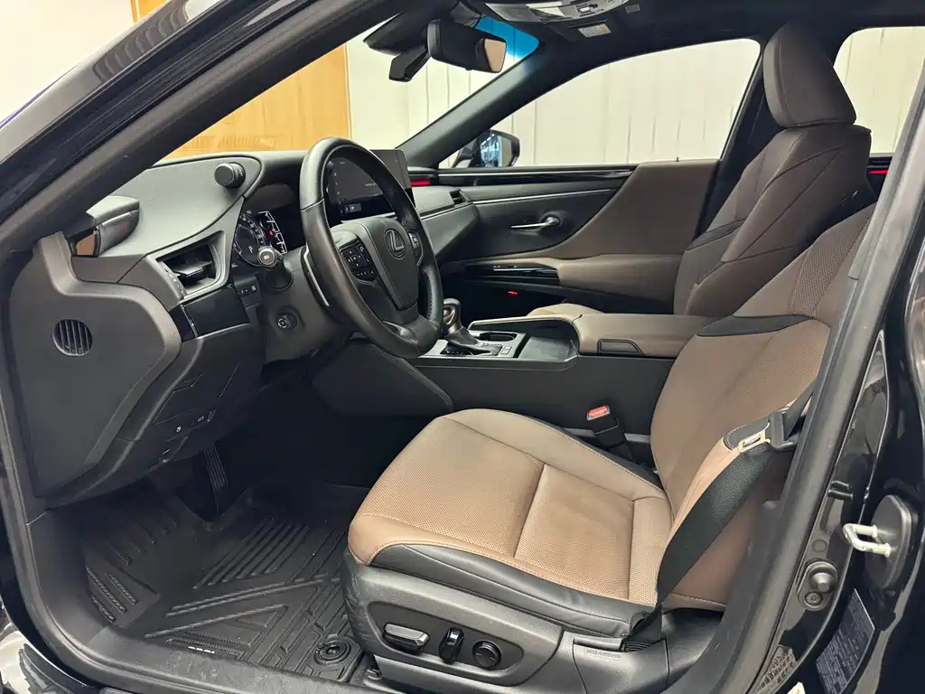 Lexus ES 2022 300h