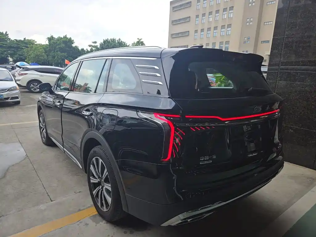 Hongqi HS7 PHEV 2025 2.0T PHEV 200 6 мест