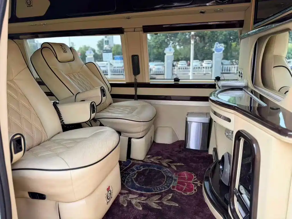 Ford E350 — миниатюра 6