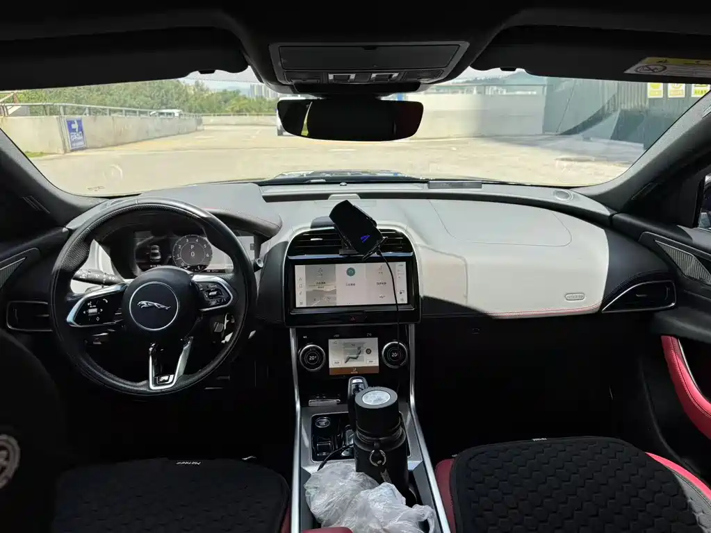Jaguar XEL 2025 2.0T 250PS R-DYNAMIC 90