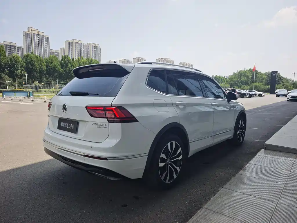 Volkswagen Tiguan L L 2019 330TSI AT R-Line Flagship VI