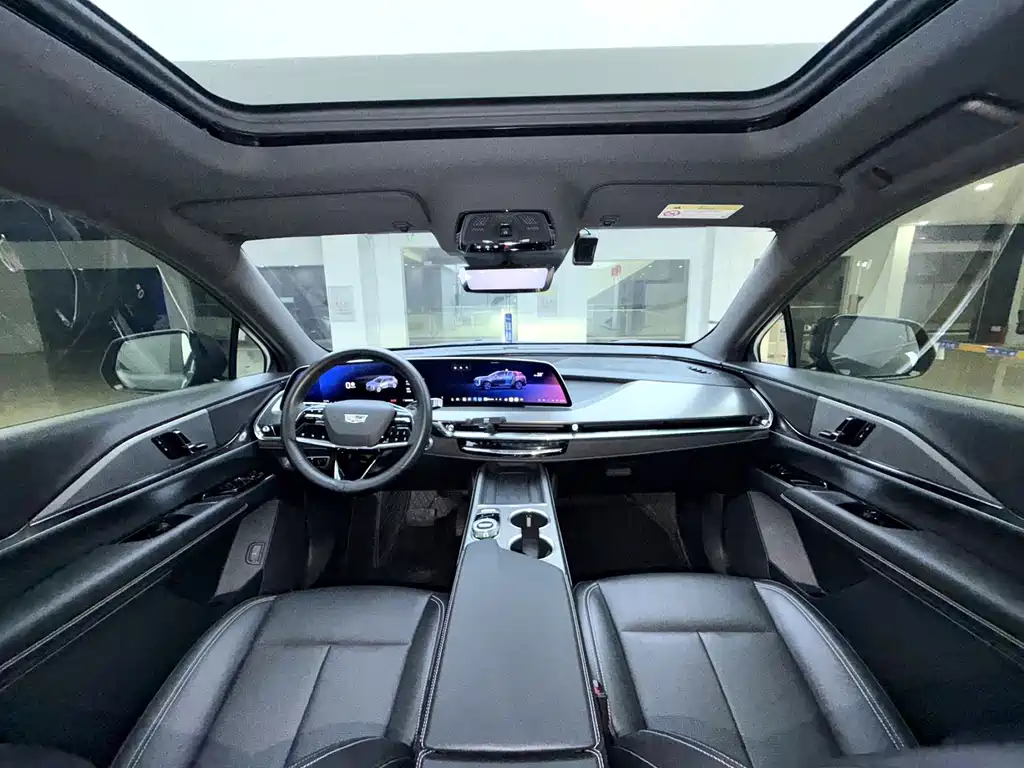 Cadillac XT5 — миниатюра 7