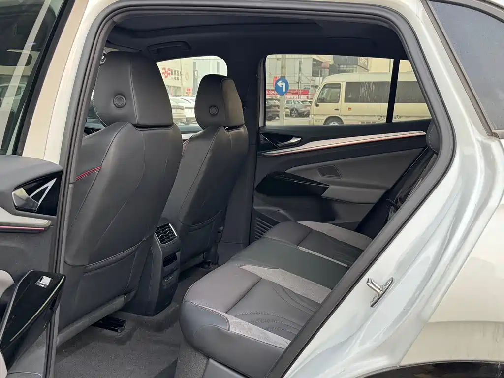 VOLKSWAGEN ID.4 CROZZ