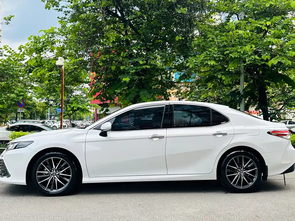 Toyota Camry 2021 2.5G Luxury