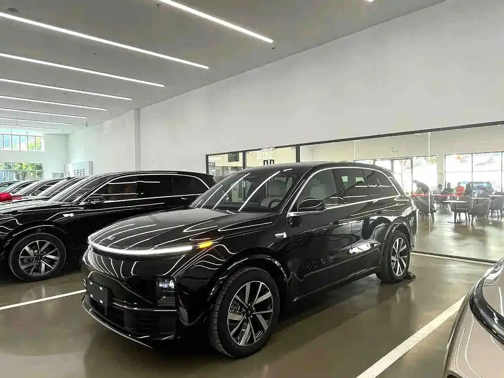 Li Auto L8