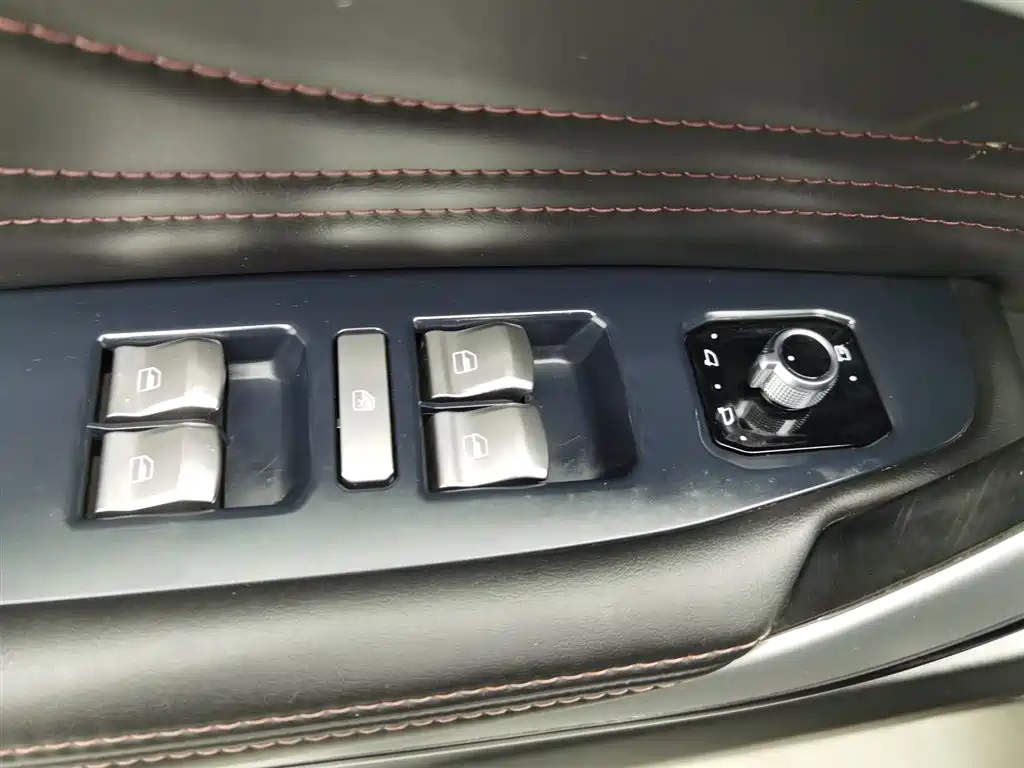 WEI PAI WEI BRAND VV7