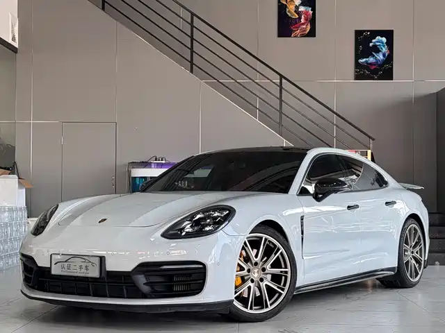 PORSCHE PANAMERA 2022