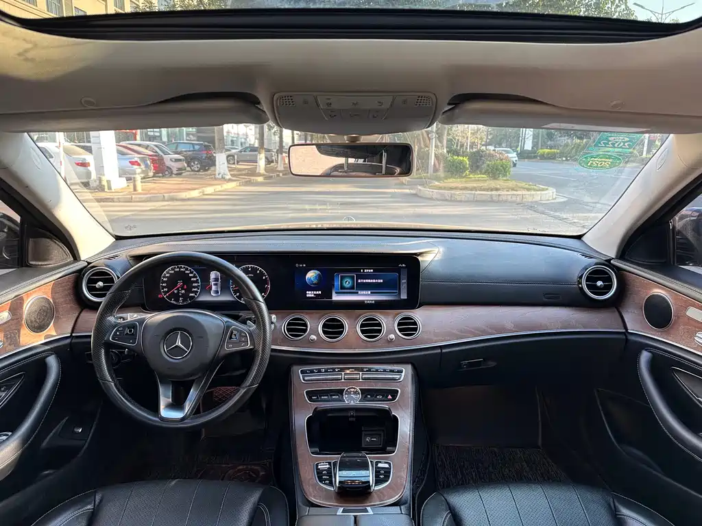 MERCEDES-BENZ E CLASS