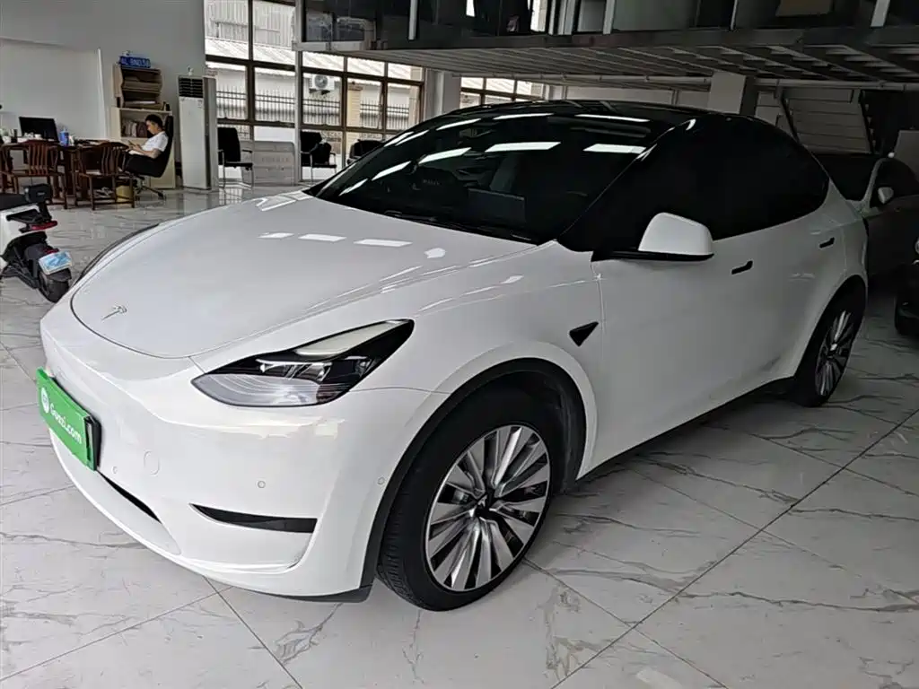 Tesla Model Y 2022