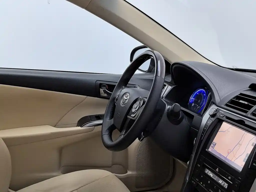 Toyota Camry — миниатюра 22