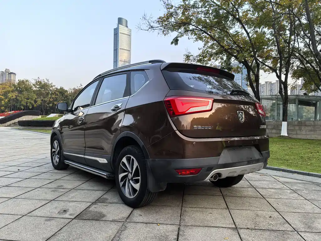 BAOJUN 560
