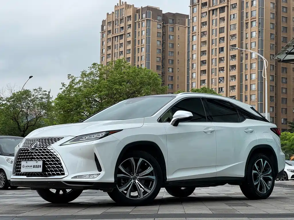 Lexus RX 2022