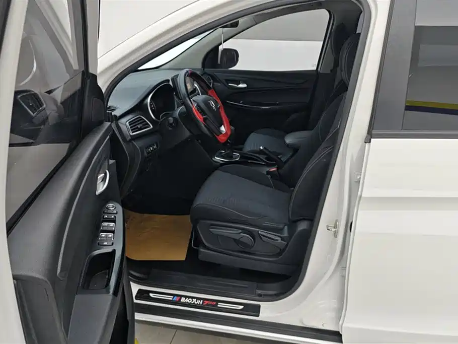 Baojun 730 2021 1.5L MT Fashion 7 мест