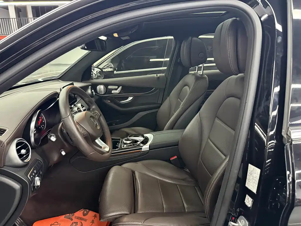 Mercedes-Benz GLC 2018 GLC 260 4MATIC Luxury