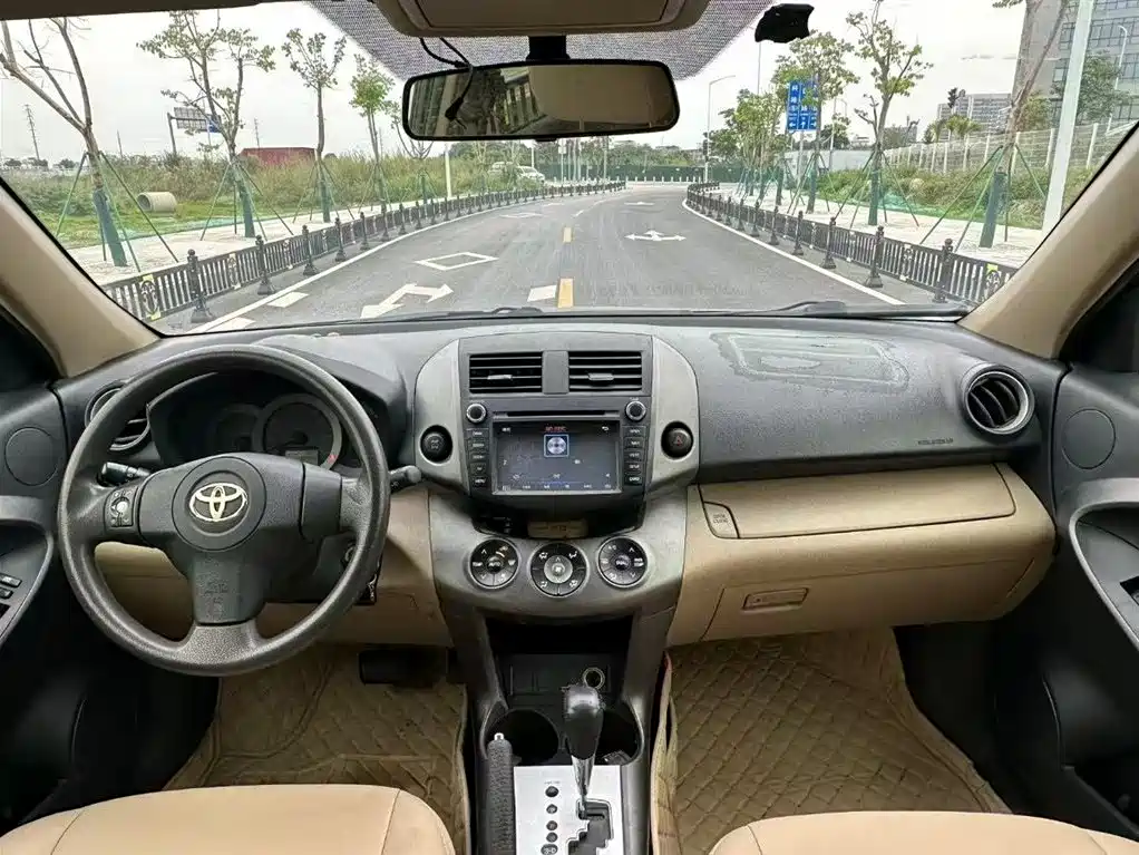 Toyota RAV4 2012 2.0L AT