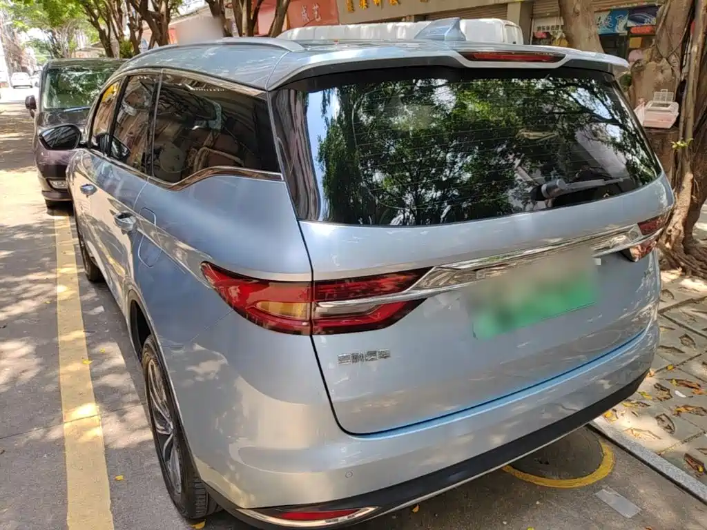 Geely Jia Ji New Energy — миниатюра 5