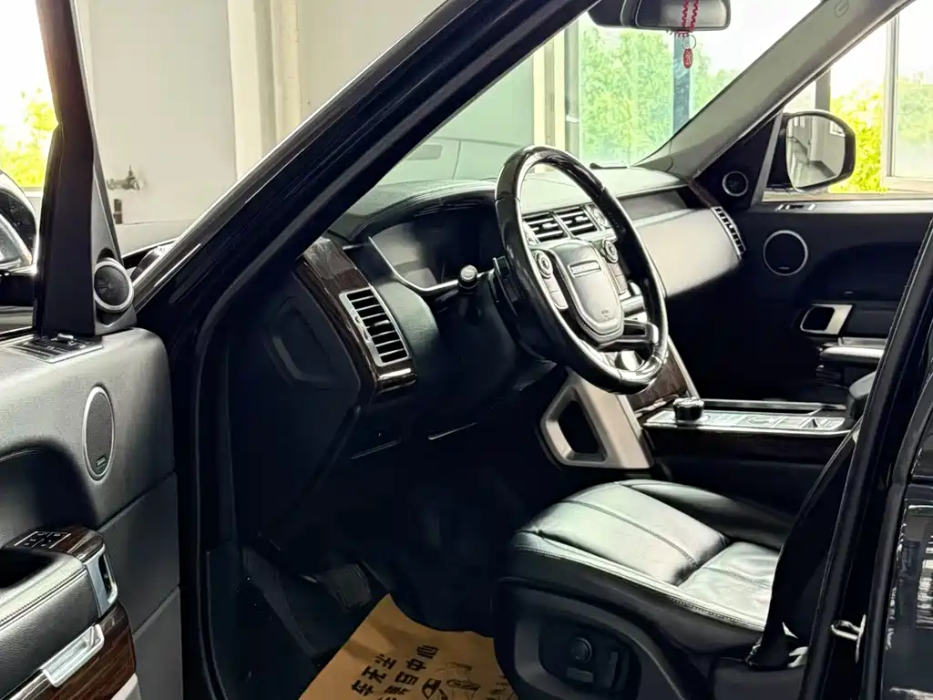 Land Rover Range Rover 3.0 SC V6 Vogue, фото 4