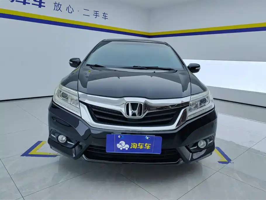 Honda Crider 2015 1.8L AT Comfort