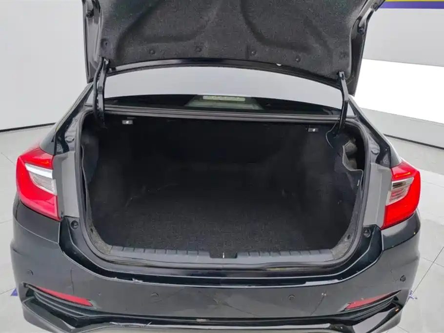 Honda Crider 2015 1.8L AT Comfort