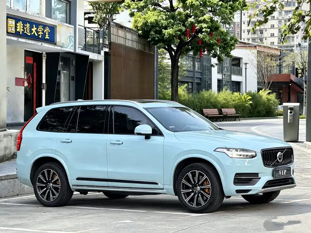 Volvo XC90 2018 T6 7 мест