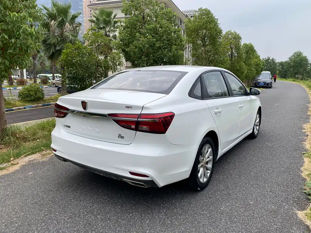 Roewe i6 Classic — миниатюра 8