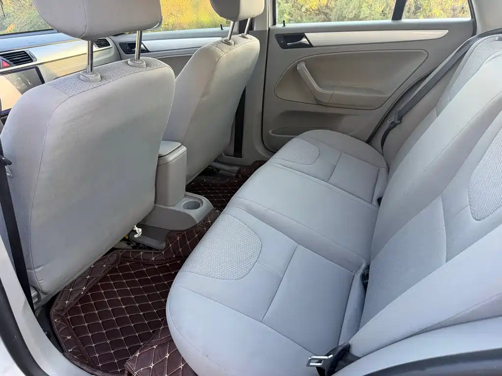 Volkswagen Bora 2008 1.6L MT Comfort