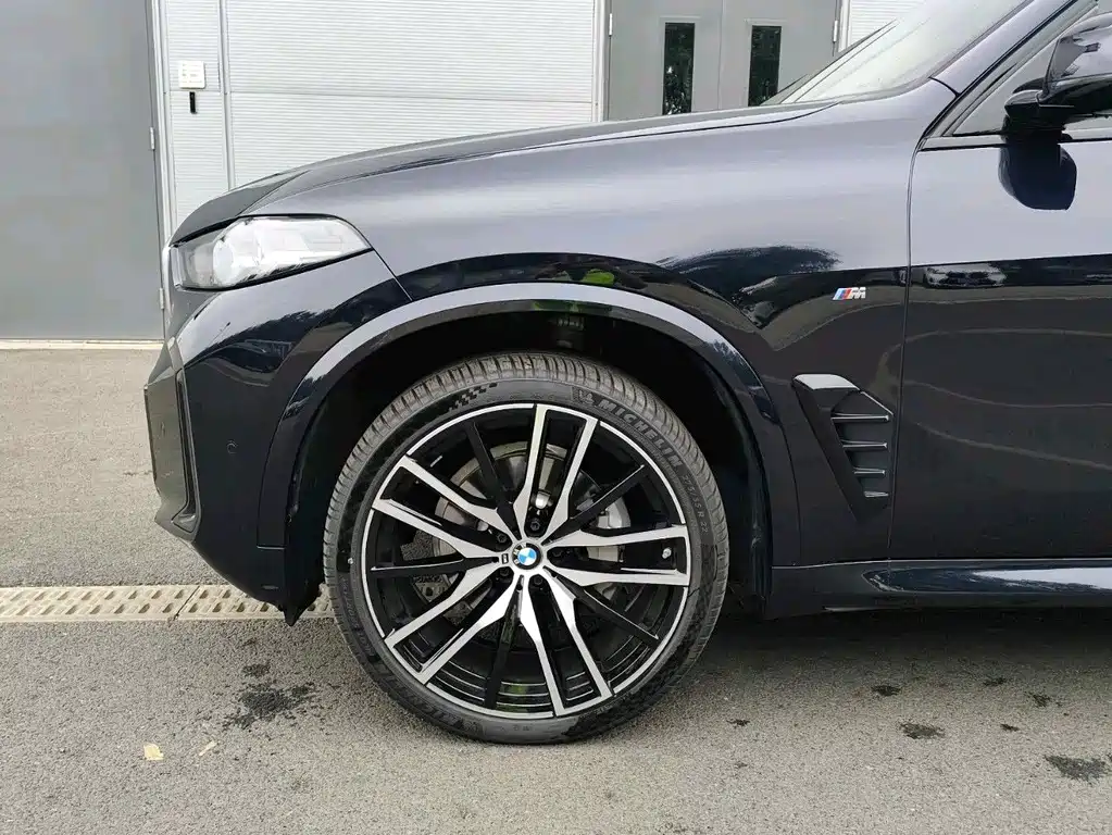 BMW X5 2026 xDrive 30Li Premium M Sport