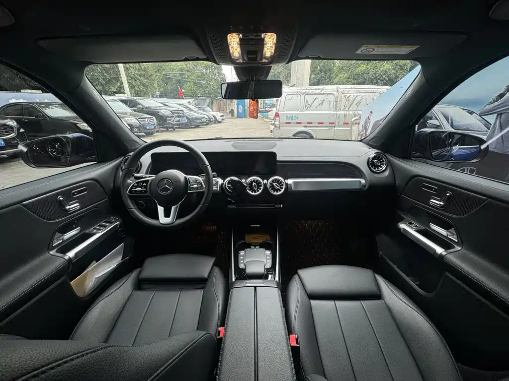 MERCEDES-BENZ  GLB